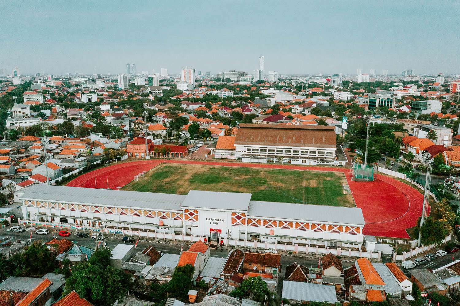 Gelora Pancasila dan Lapangan THOR